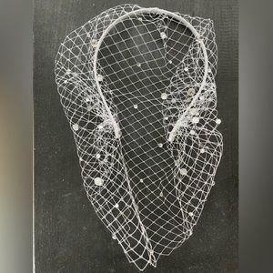 White w/ rhinestone birdcage bridal veil